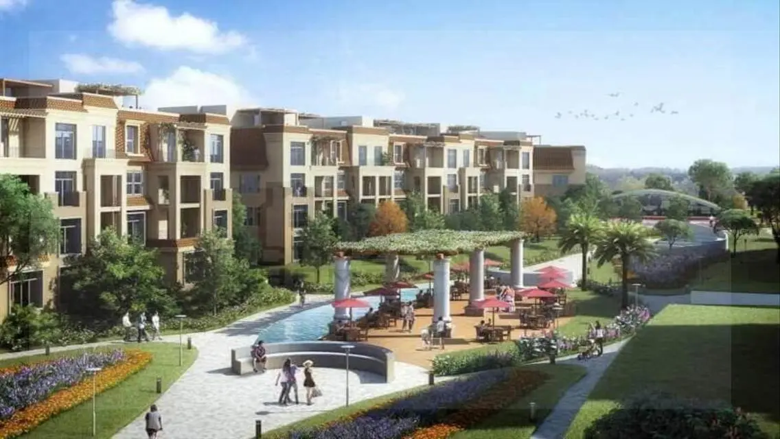Stand alone villa ready to move direct on lake