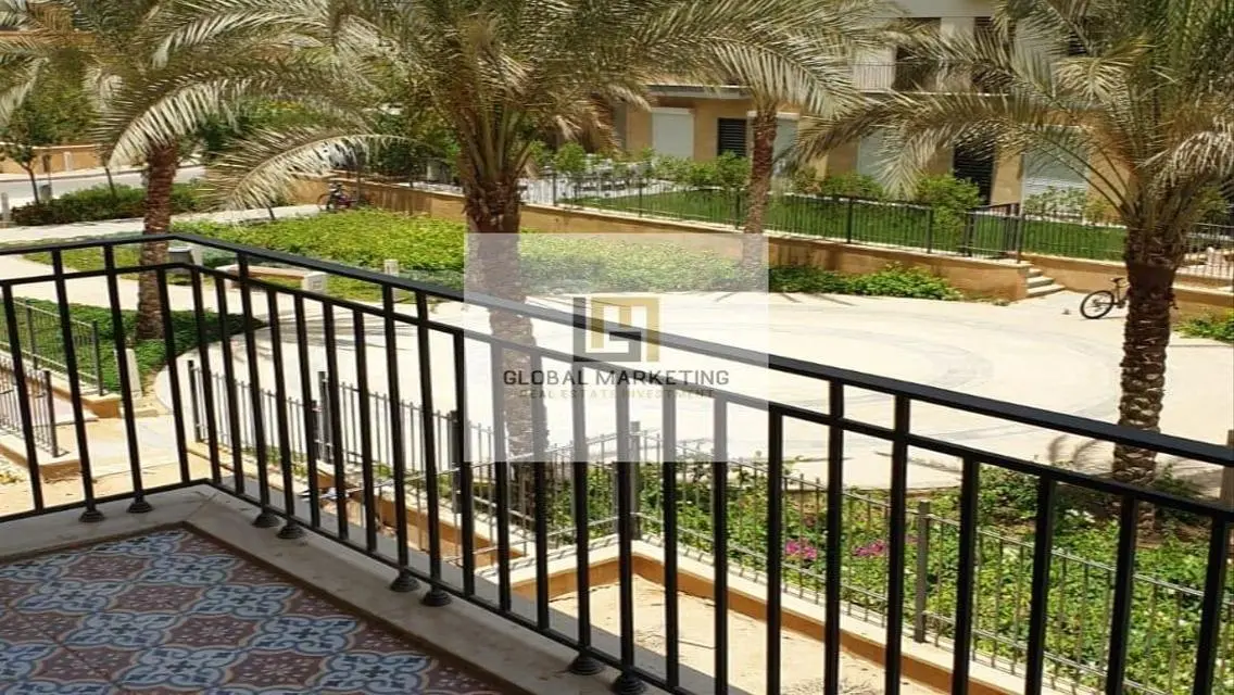 دوبلكس  للحياة العصرية للإيجار في ايستاون بالتجمع