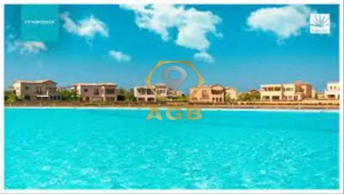 Row 5, direct sea view, 360m villa in Riviera Vill