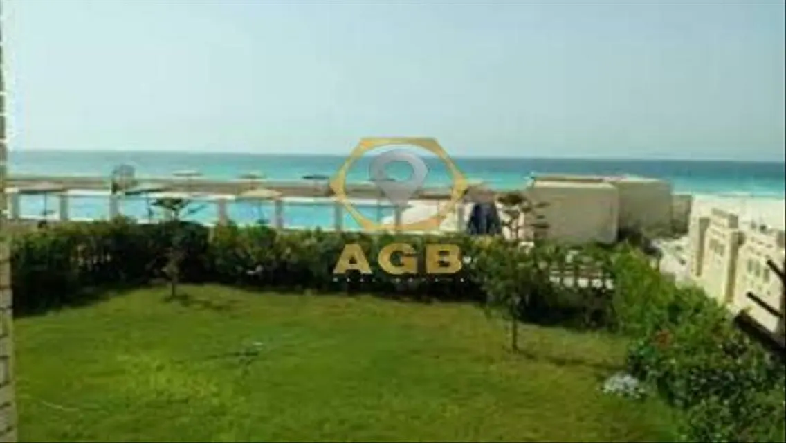 Row 5, direct sea view, 360m villa in Riviera Vill
