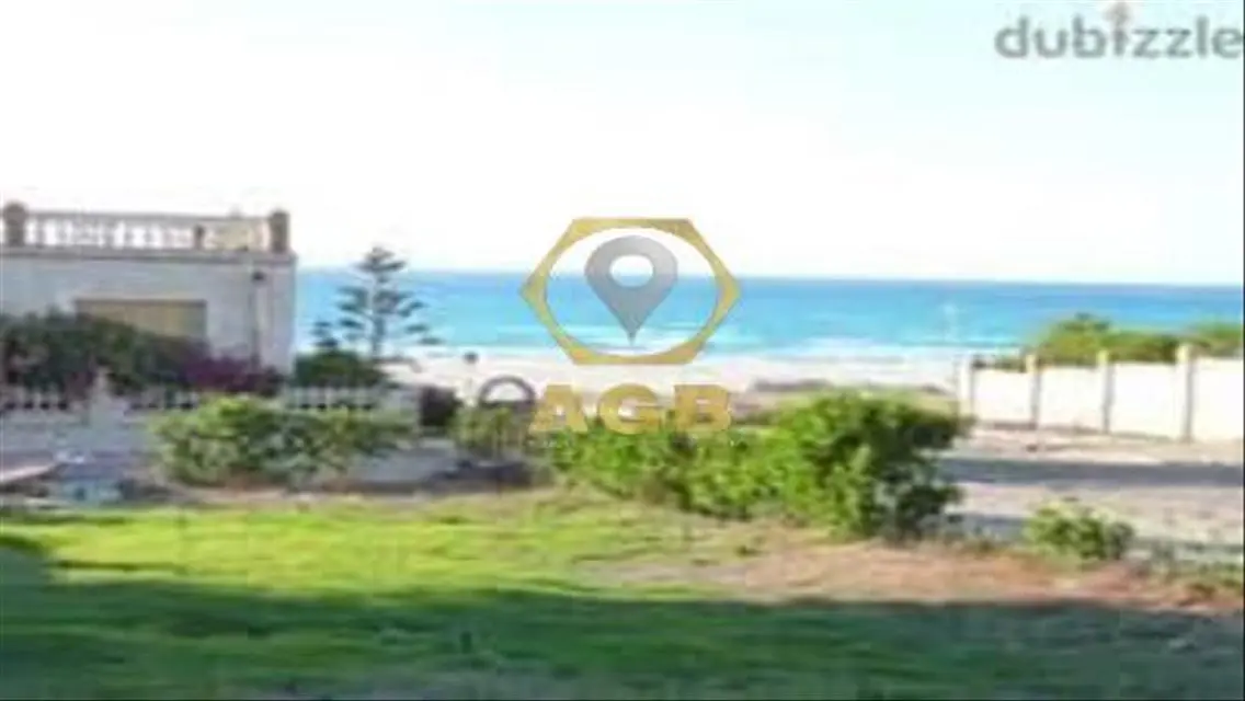 Row 5, direct sea view, 360m villa in Riviera Vill