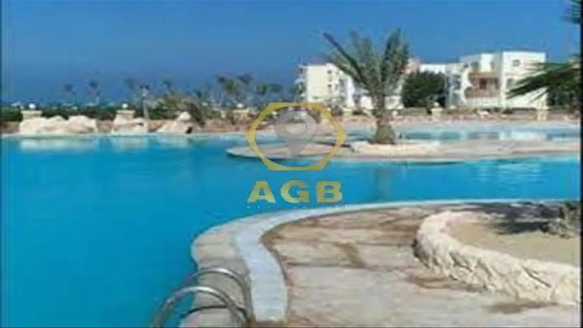 Row 5, direct sea view, 360m villa in Riviera Vill