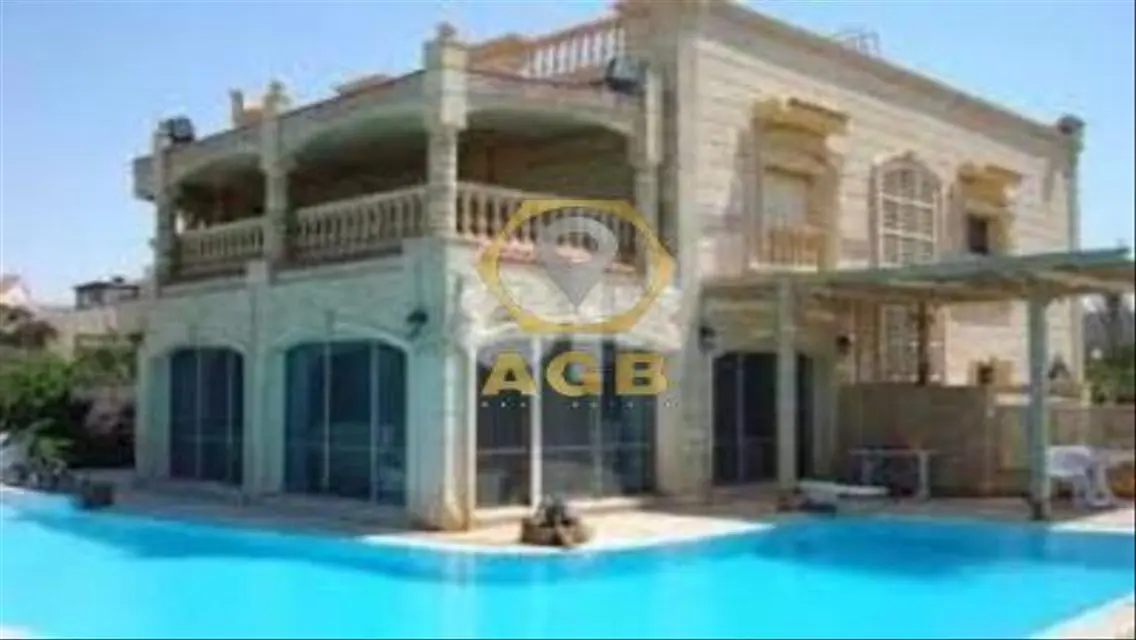 Row 5, direct sea view, 360m villa in Riviera Vill
