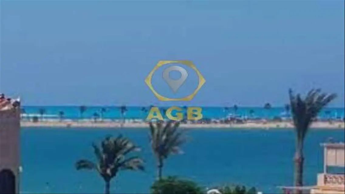 Row 5, direct sea view, 360m villa in Riviera Vill