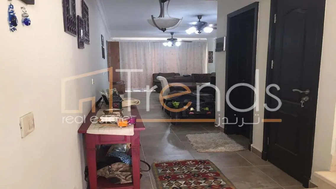 توين فيلا للبيع استلام فورى يطل على البحر مفروشه