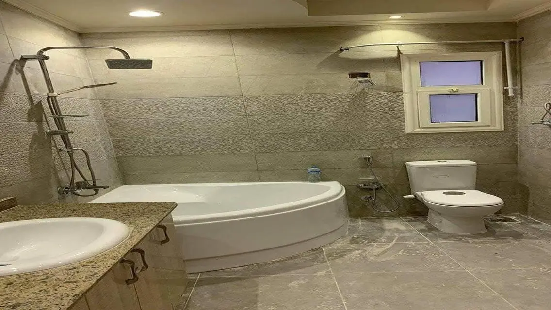 2bdr semi_furnished apt for rent in new Cairo