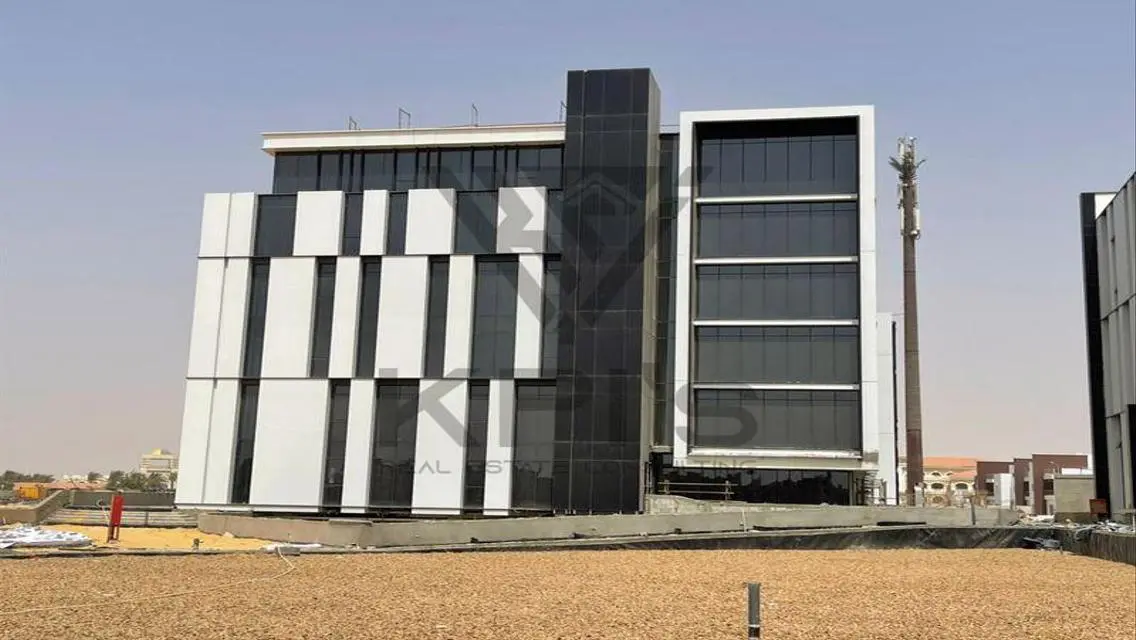 Office for rent Prime Location in Hyde Park 140M