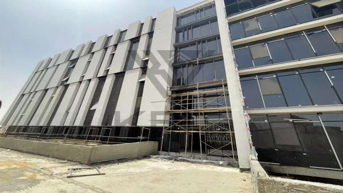 Office for rent Prime Location in Hyde Park 140M