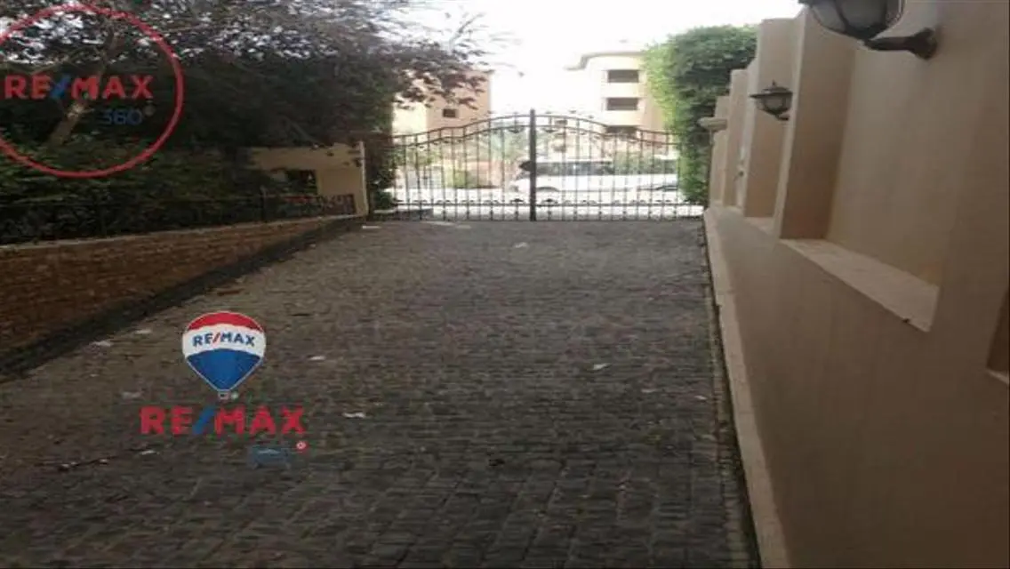 فرصة لعشاق التميز و الفخامة فقط فيلا فاخرة رائعة