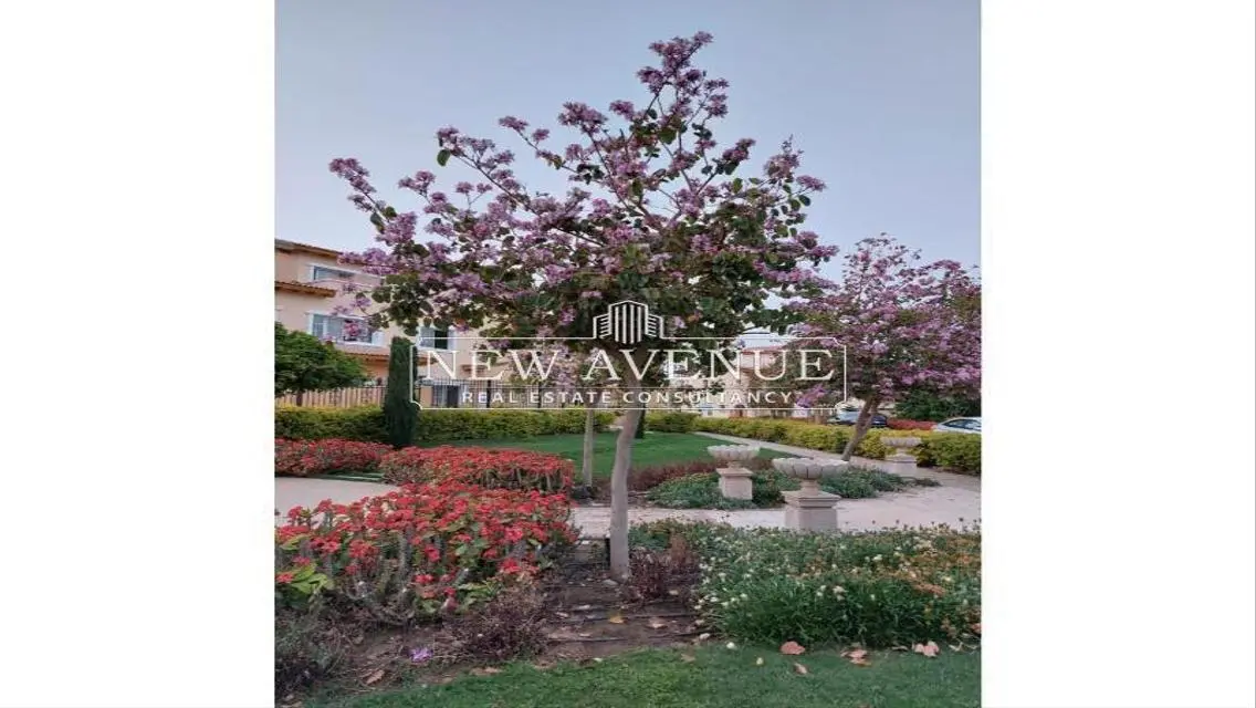 Twinhouse with Downpayment in Hydepark new cairo