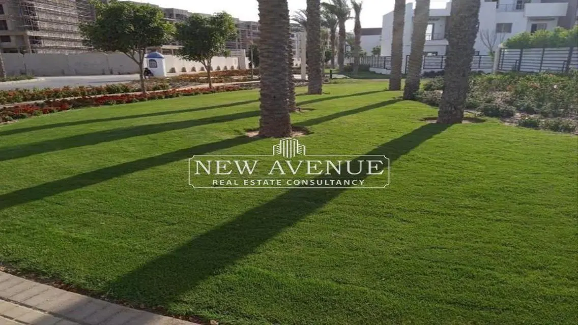 Twinhouse with Downpayment in Hydepark new cairo