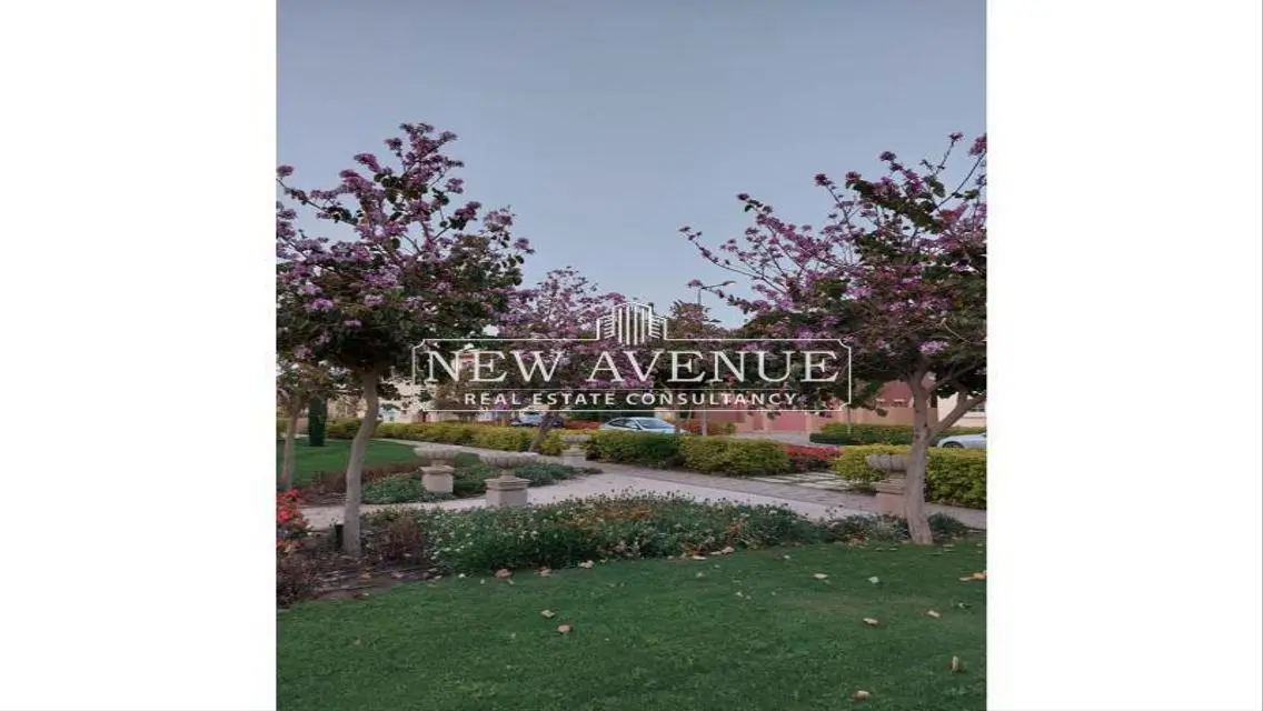 Twinhouse with Downpayment in Hydepark new cairo
