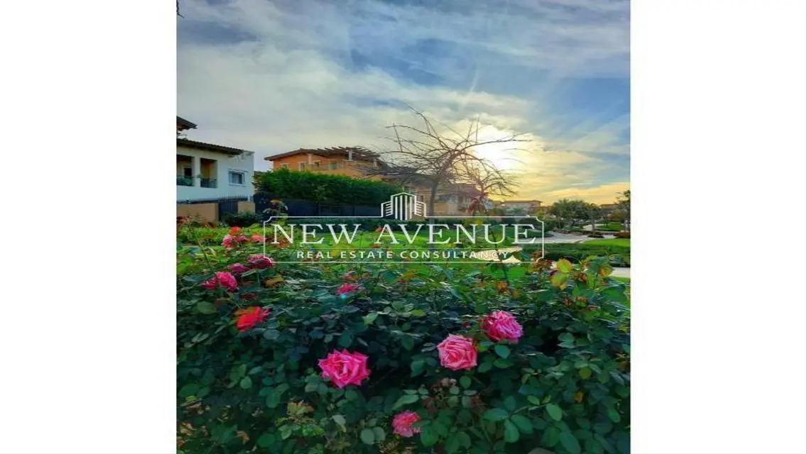 Twinhouse with Downpayment in Hydepark new cairo