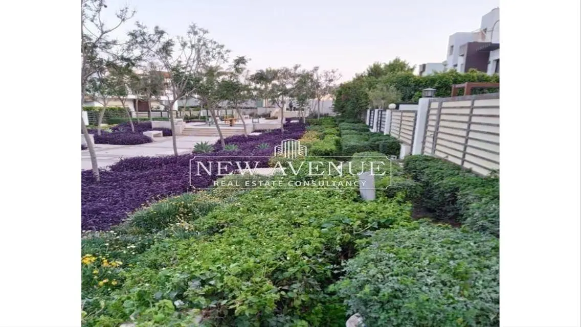 Twinhouse with Downpayment in Hydepark new cairo