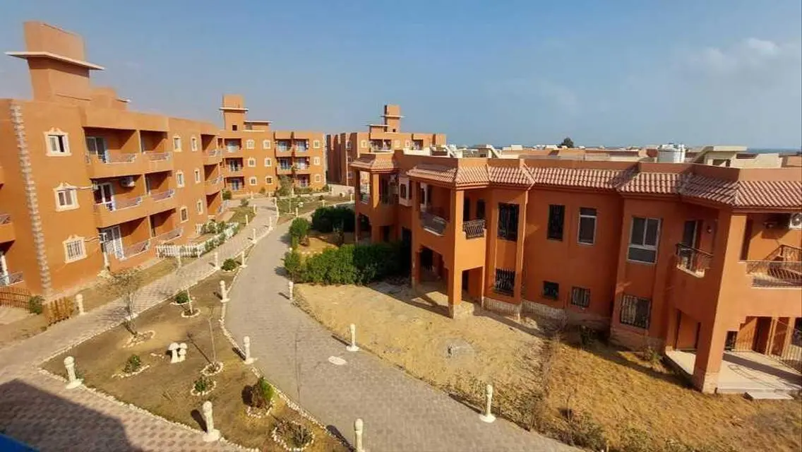 شالية للبيع بقرية امكسيكوا براديس العين السخنه   .