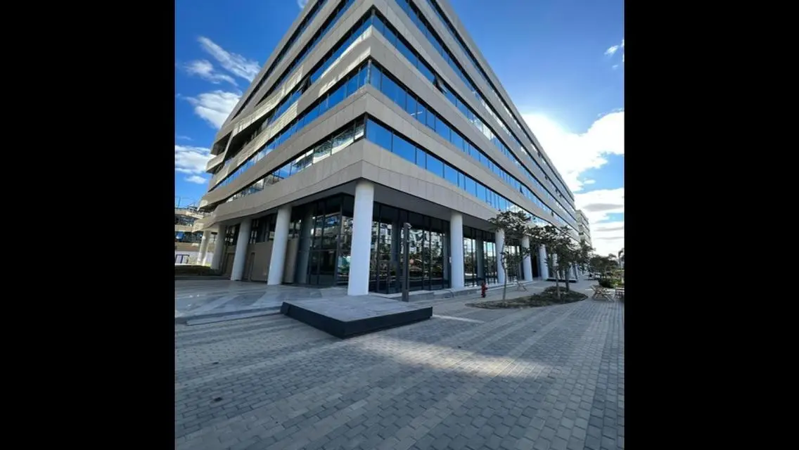 Office for rent in ground floor with a prime price