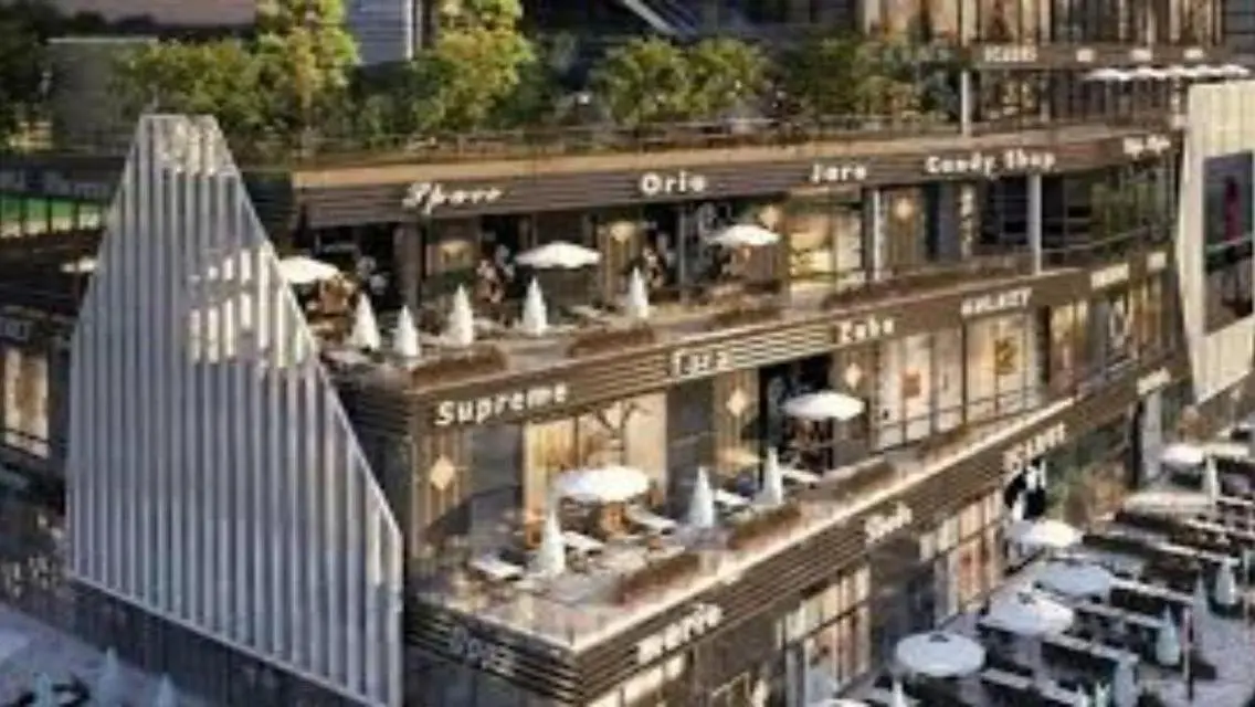 A 47 sqm commercial store directly facing the Icon
