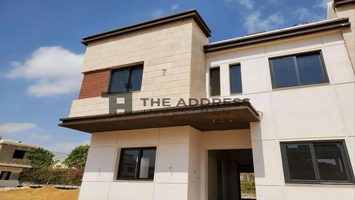 Townhouse 165m Over 10Y in heart of 5th Settlement