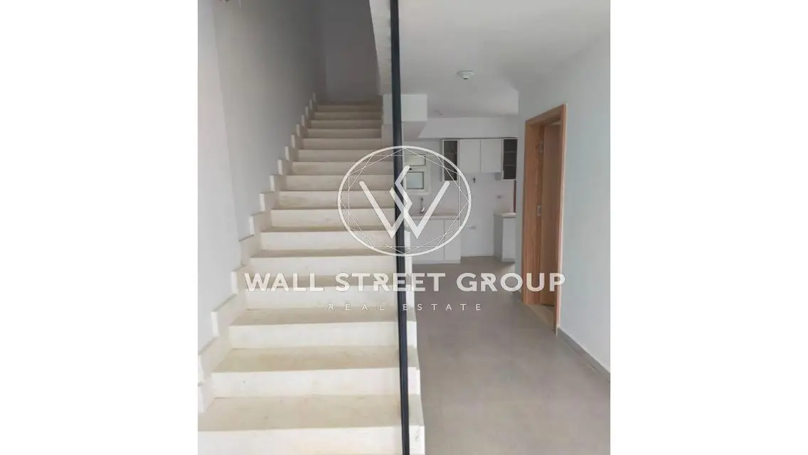 Town House  for sale 140m Mountain view i city