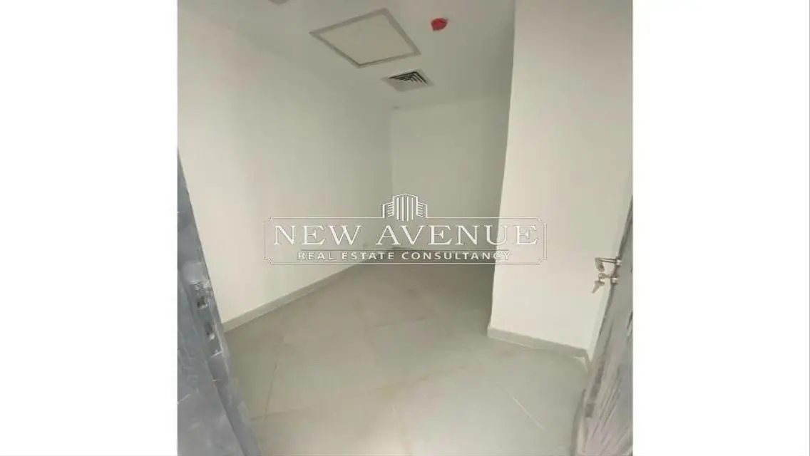 Admin Office for rent Fully Finished in New Cairo