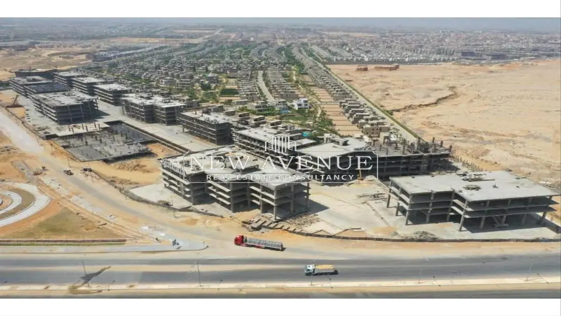 Office 1,352sqm for sale at golden square in new cairo