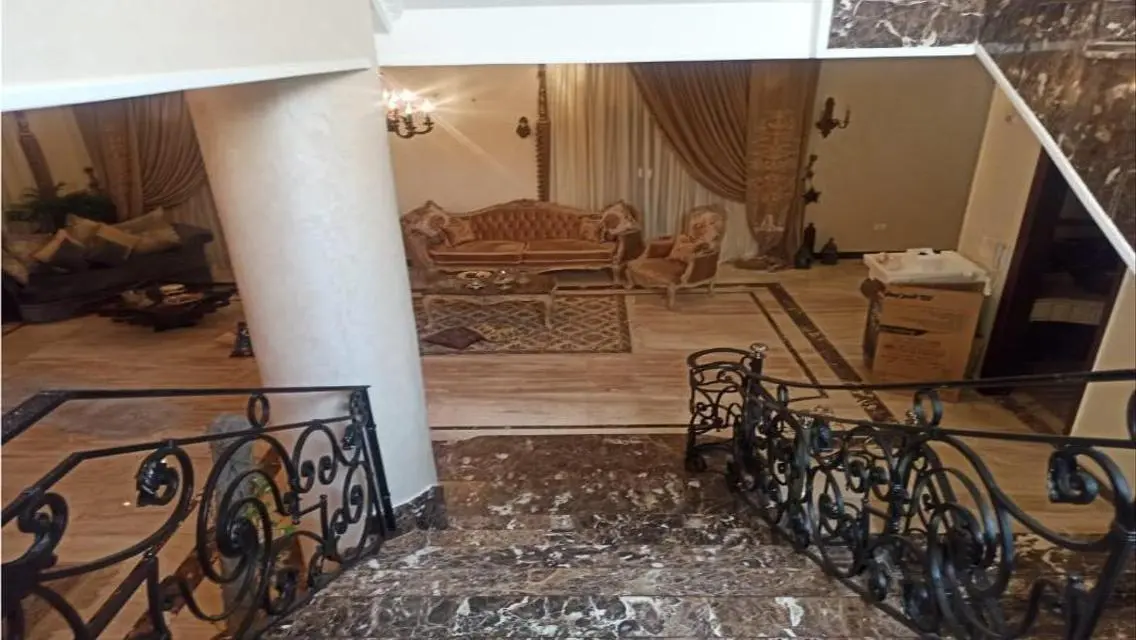 فيلا في زيزينيا التجمع الخامس  متشطبه استلام فوري