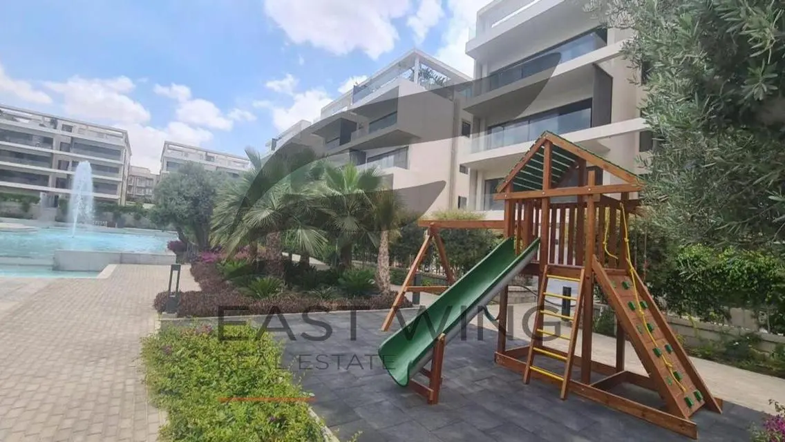 Apartment 2 beds - Prime location - Lake View