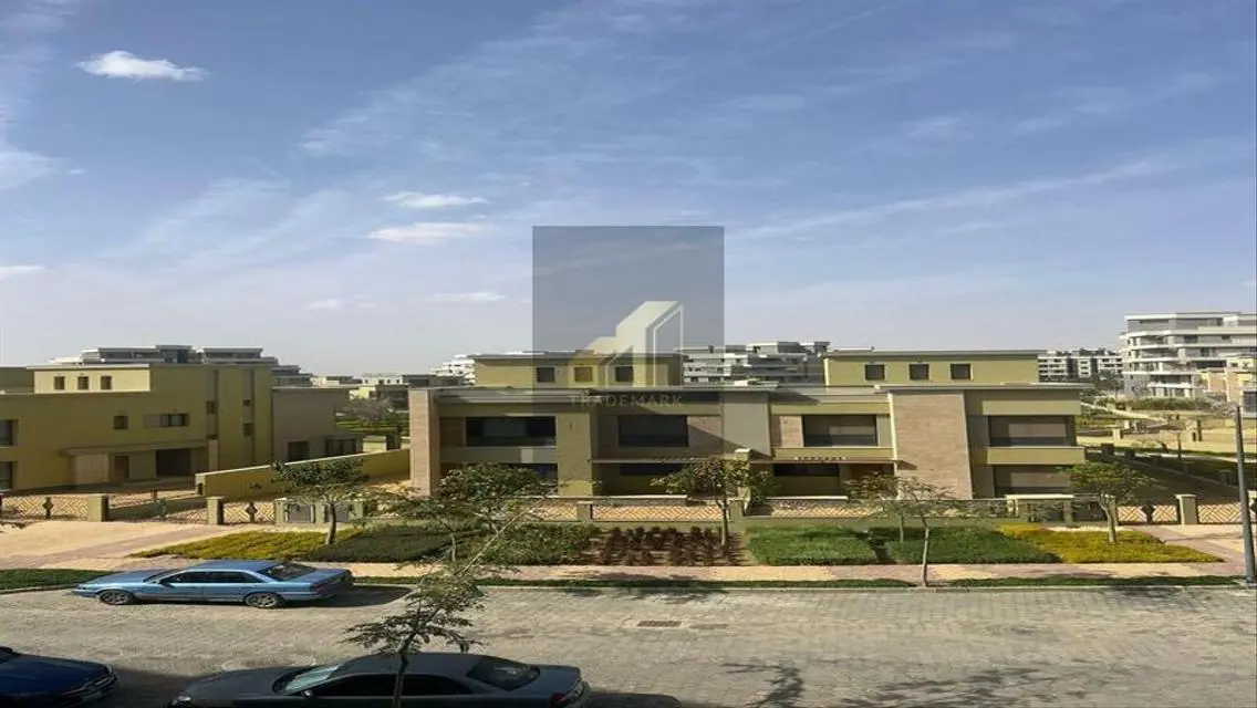 ميديام فيلا مع بيسمينت للبيع فى فيليت ألتجمع