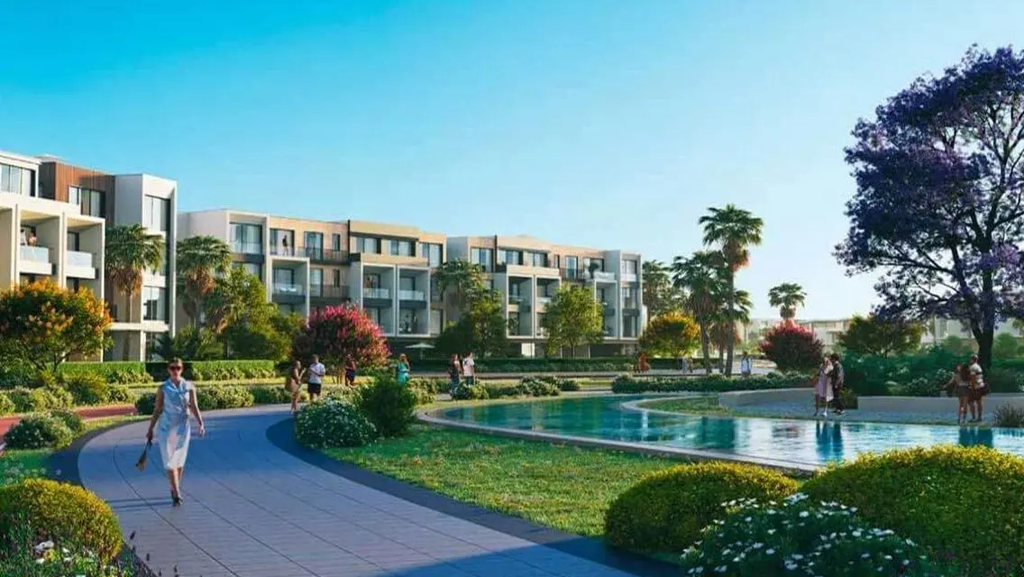 Town house on the highest hill next to New Giza