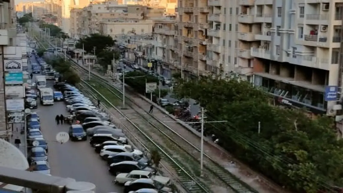 شقتين للبيع بكامب شيزار على الترام مبـــاشـــرة   