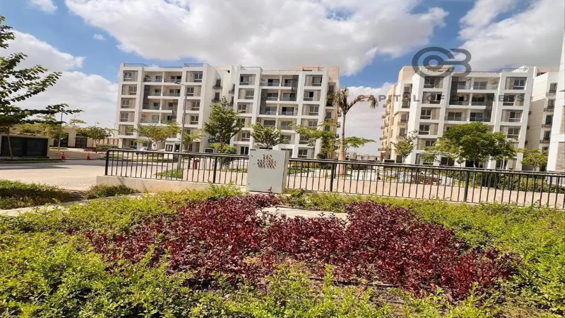 Apartment for sale corner in acompound inMostakbal