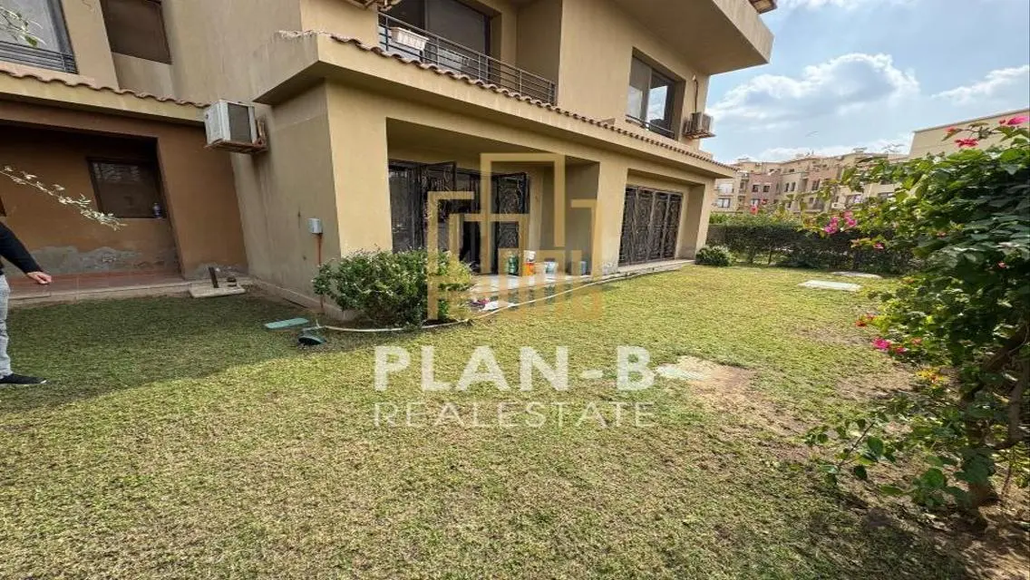 Duplex ground floorin garden inCasa Prime Location