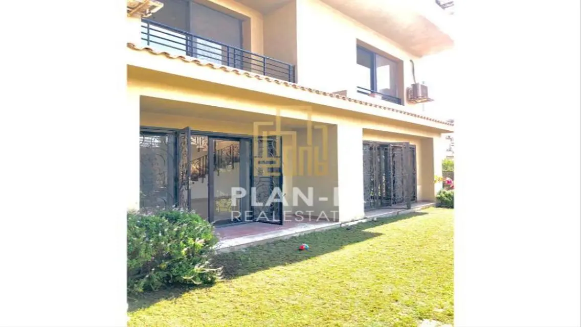 Duplex ground floorin garden inCasa Prime Location