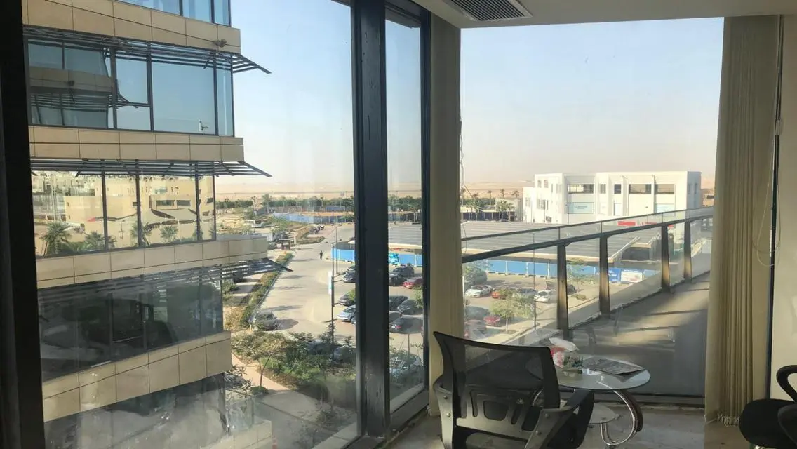 مكتب للايجار في البوليجون سوديك متشطب