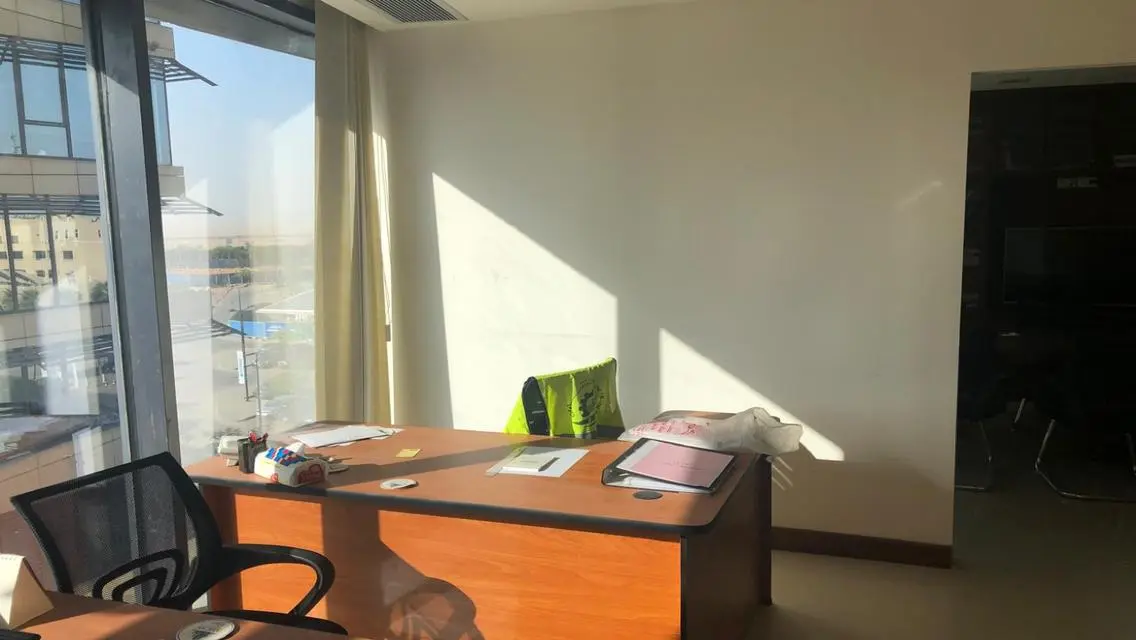مكتب للايجار في البوليجون سوديك متشطب