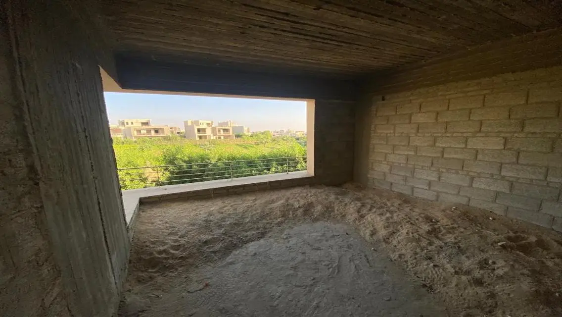 فيلا بموقع متميز مع إطلالة علي المناظر الطبيعيه