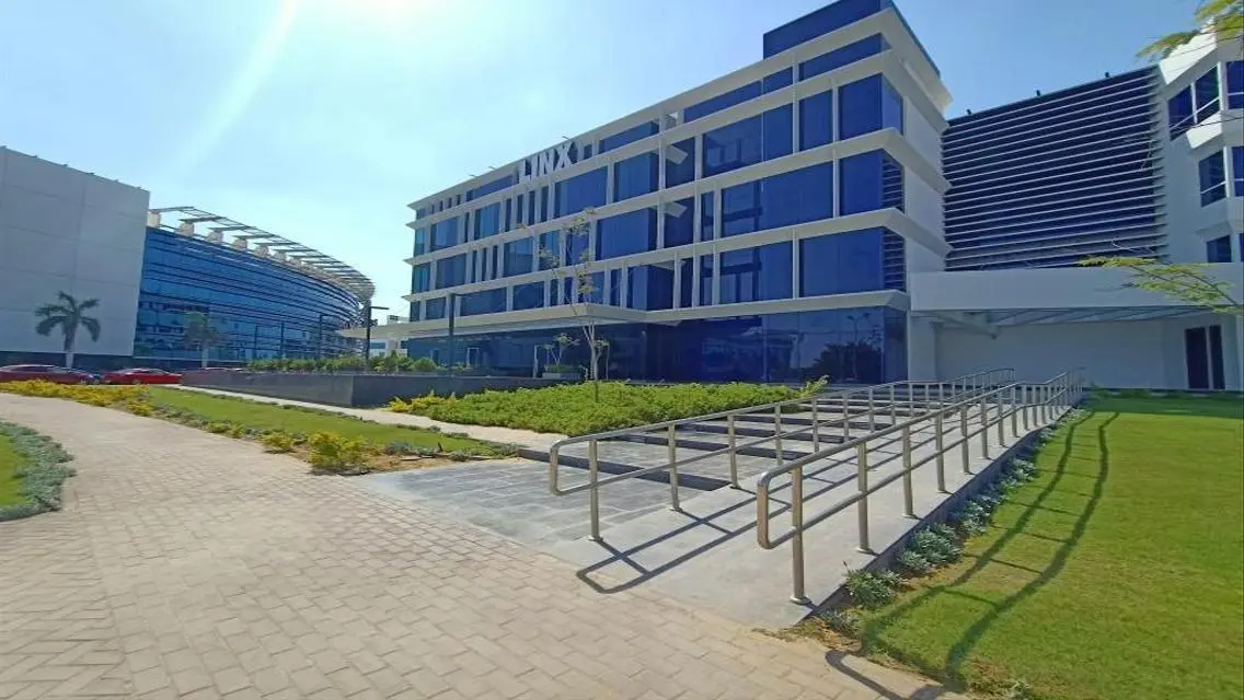 مكتب إداري مفروش للإيجار في LINX Business Park – القرية الذكية