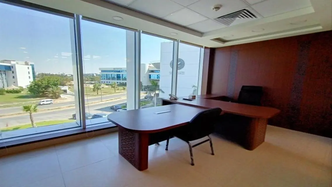مكتب إداري مفروش للإيجار في LINX Business Park – القرية الذكية