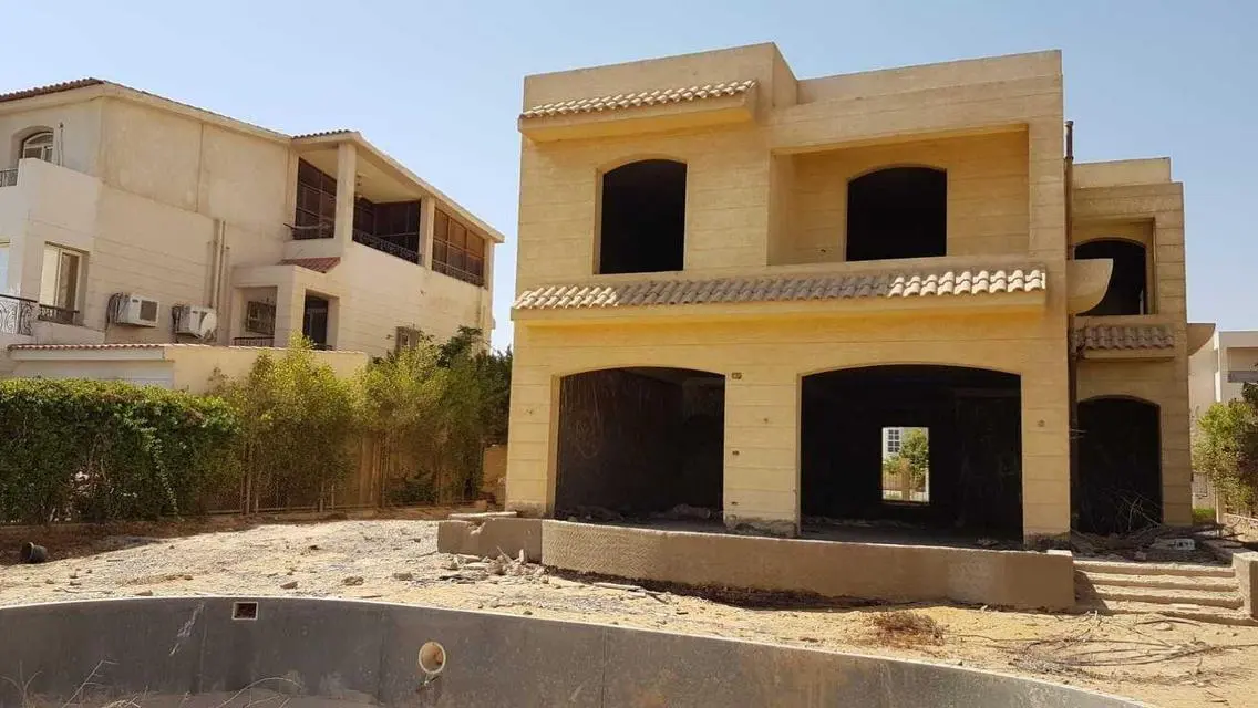 فيلا للبيع , استلام فورى , كمبوند راقى فى الشروق