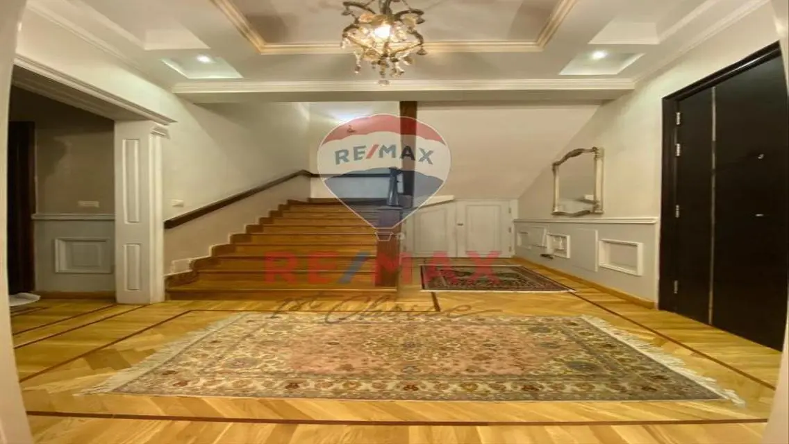 Penthouse for sale in Parkview compound