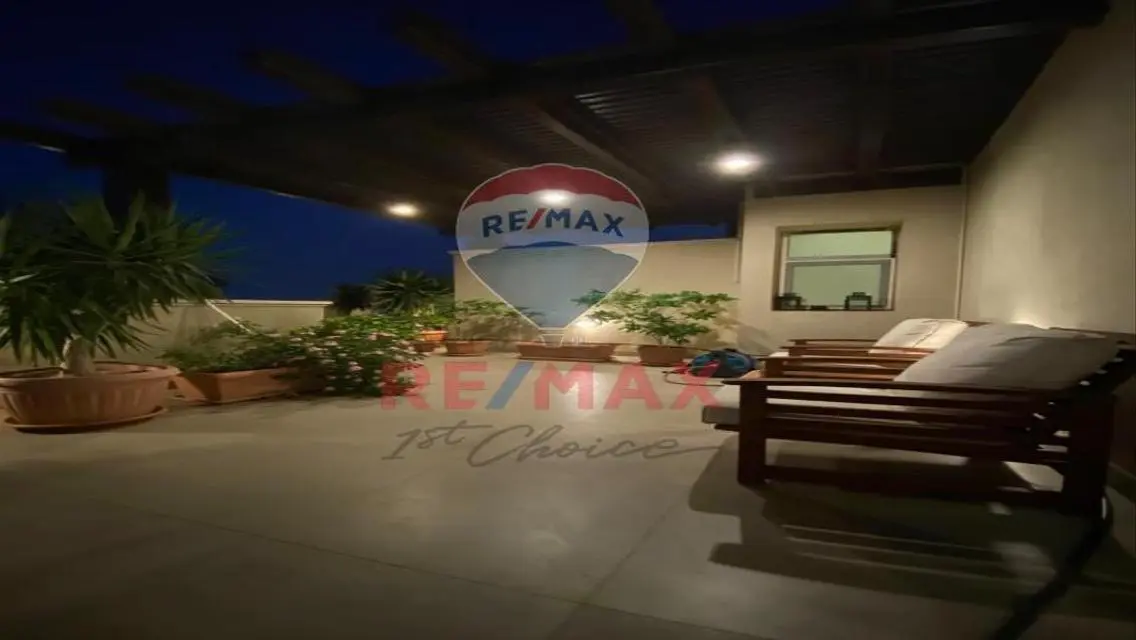 Penthouse for sale in Parkview compound