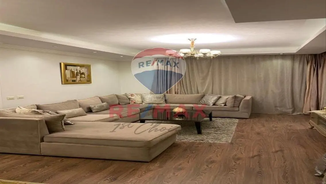 Penthouse for sale in Parkview compound