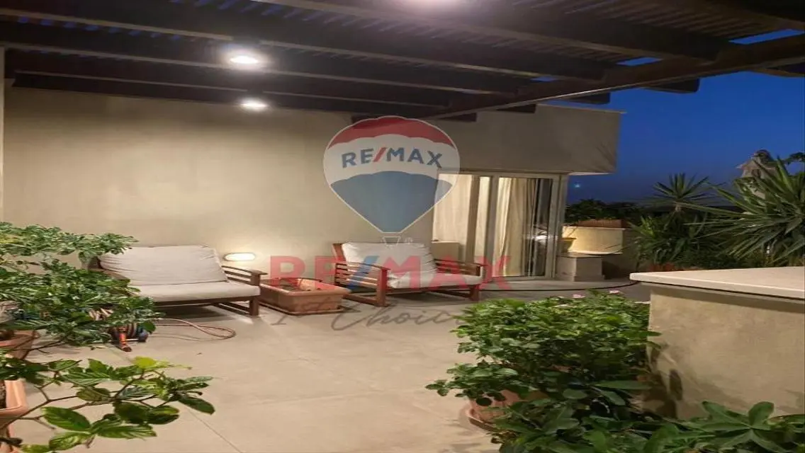 Penthouse for sale in Parkview compound