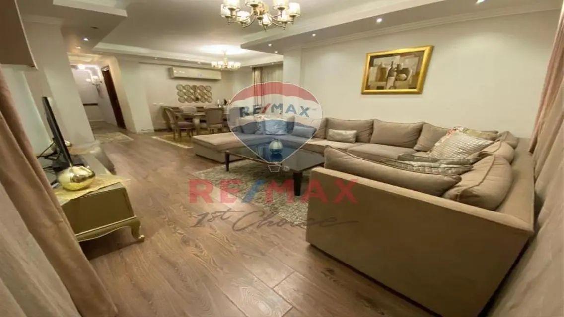 Penthouse for sale in Parkview compound