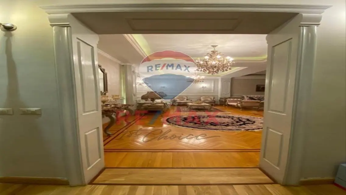 Penthouse for sale in Parkview compound