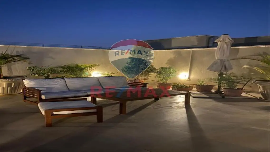 Penthouse for sale in Parkview compound