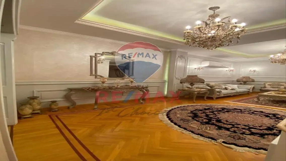 Penthouse for sale in Parkview compound