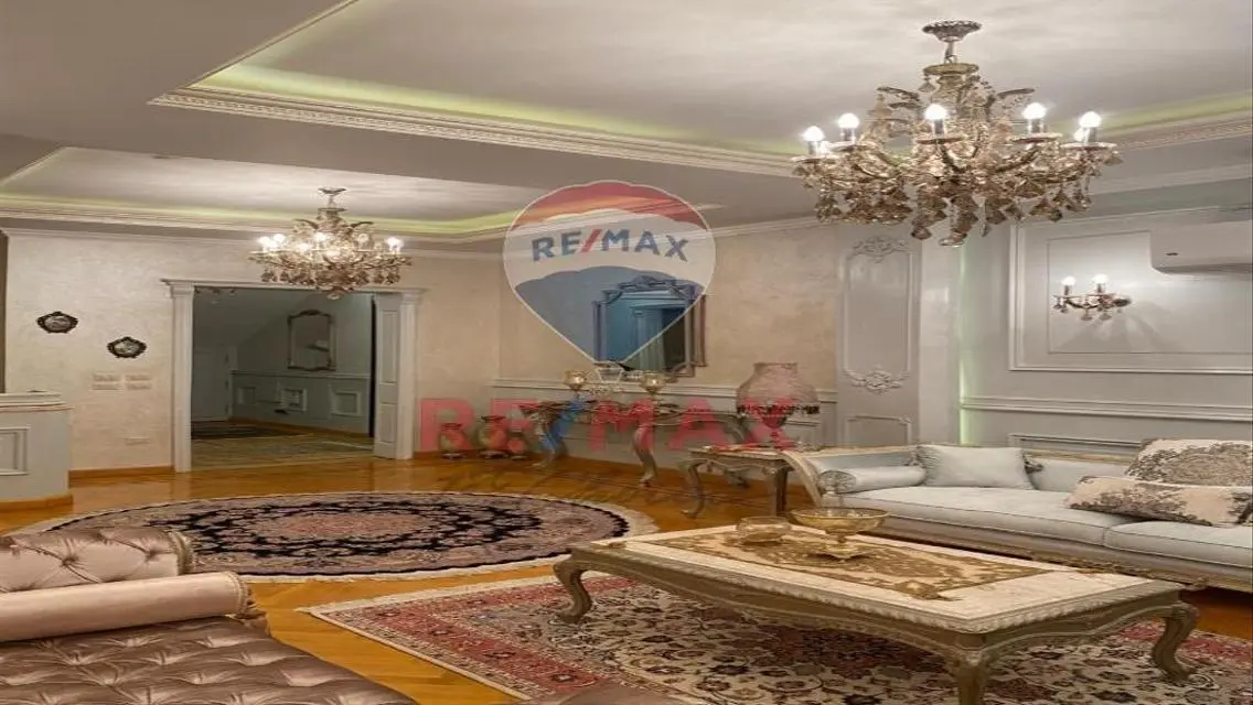Penthouse for sale in Parkview compound