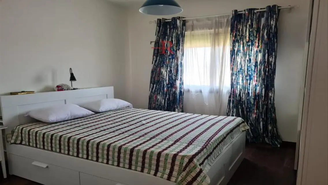 Apartment With Modern Furniture , Prime Location