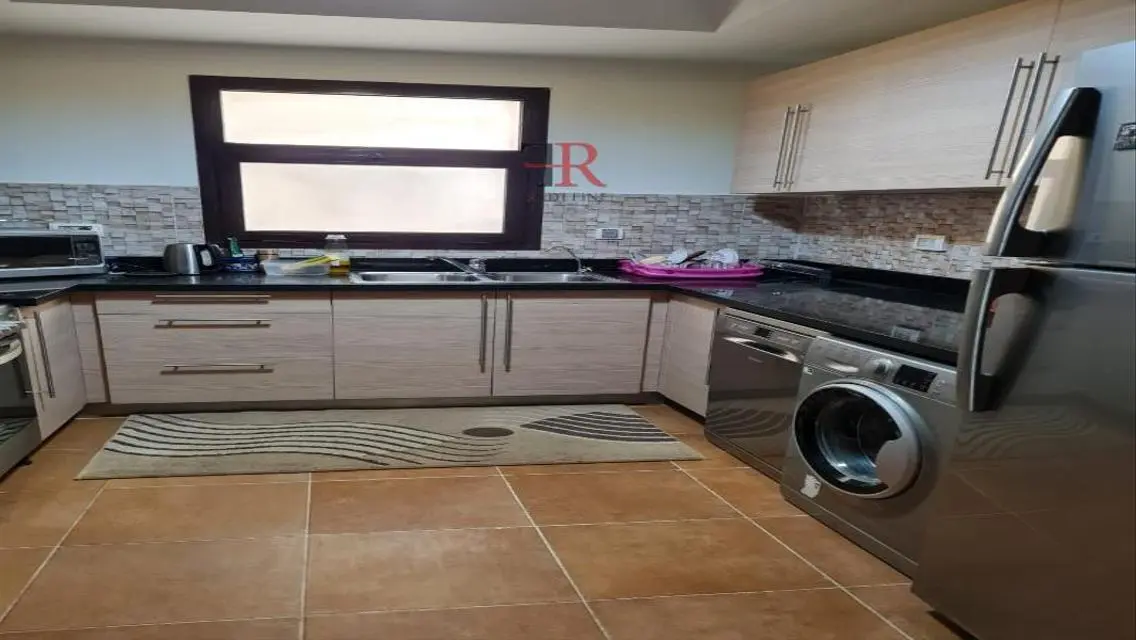 Apartment With Modern Furniture , Prime Location